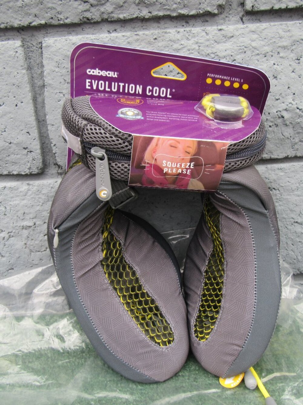 Brand New Cabeau Evolution Cool Travel Pillow Titanium w/ Case & Earplugs